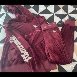 Girls Abercrombie velour sweatsuit